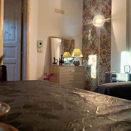 Villa Marysa Studio Apartment Джардіні-Наксос Екстер'єр фото