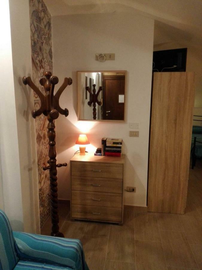 Villa Marysa Studio Apartment Джардіні-Наксос Екстер'єр фото