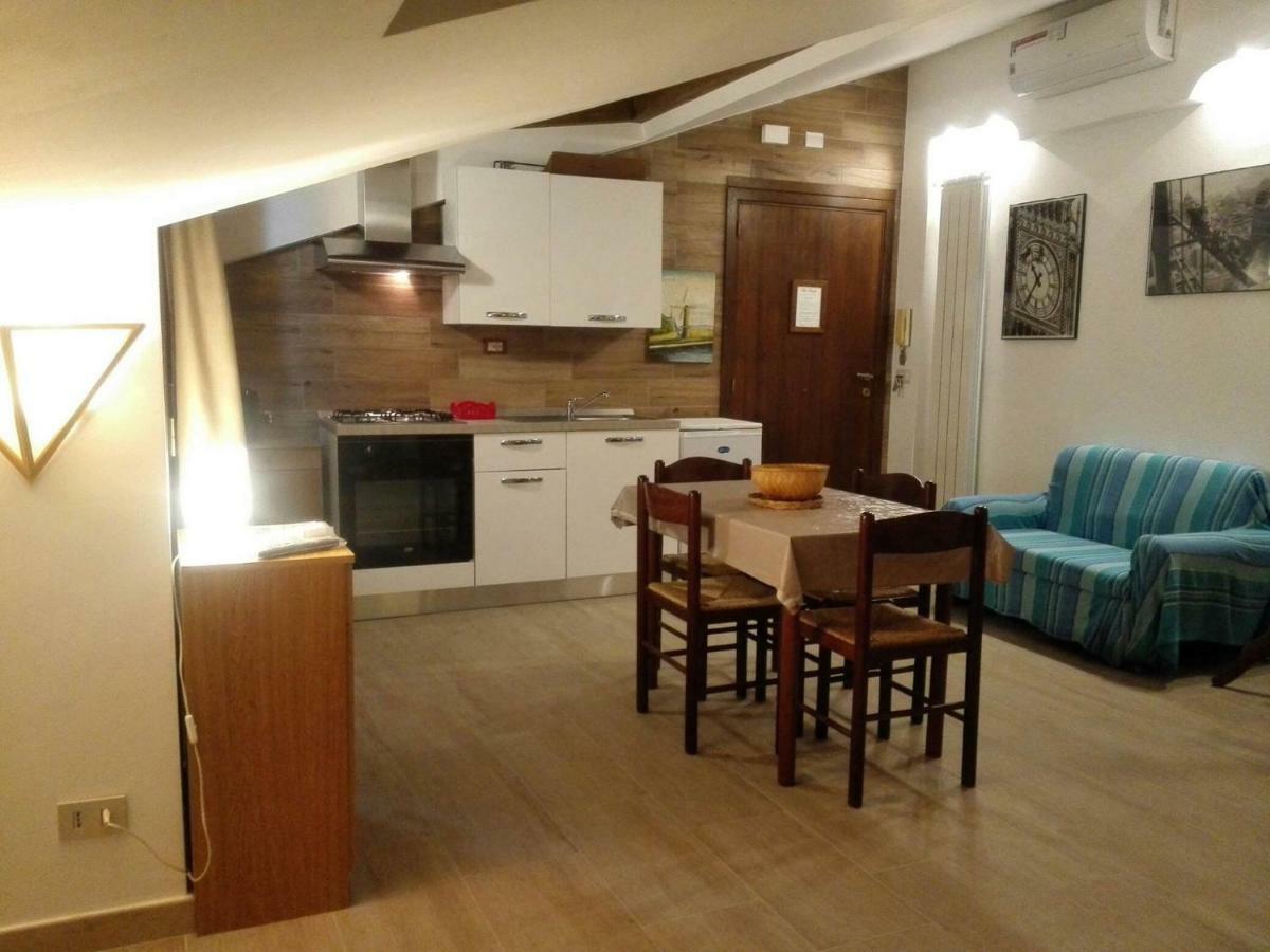 Villa Marysa Studio Apartment Джардіні-Наксос Екстер'єр фото
